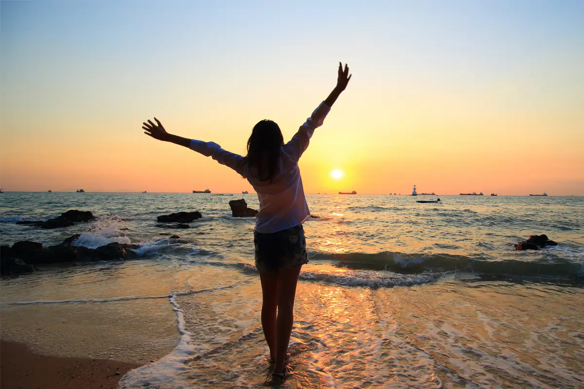 mujer en actitud de superación peronal